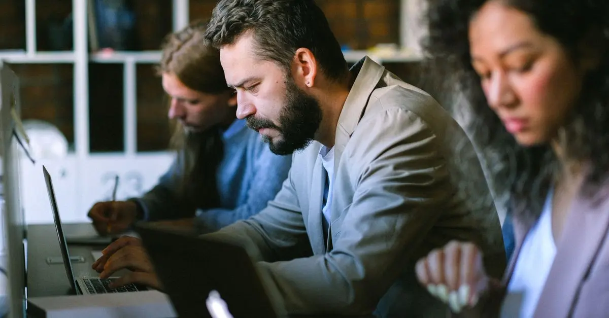 7 Essential Tips to Build a Successful Developer Career